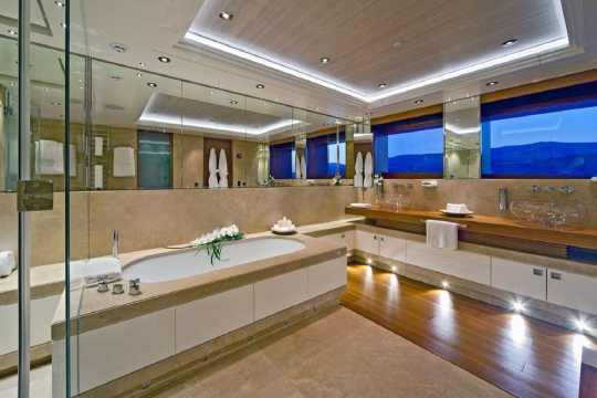 Motor Yacht Mary-Jean II Isa for charter - master bathroom
