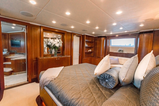 Motor Yacht Masteka 2 for charter - master cabin