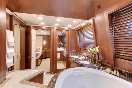 Motor Yacht Masteka 2 for charter - master bathroom