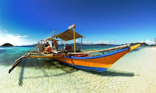 Philippines - boat.jpg