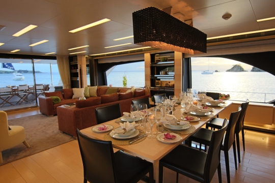 Motor Yacht Estel - dining