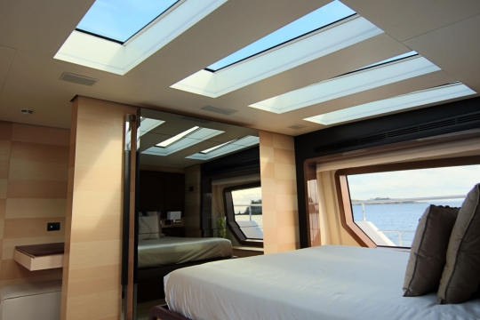 Motor Yacht Estel - Master cabin azimut