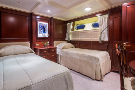 Motor Yacht Teleost - twin cabin