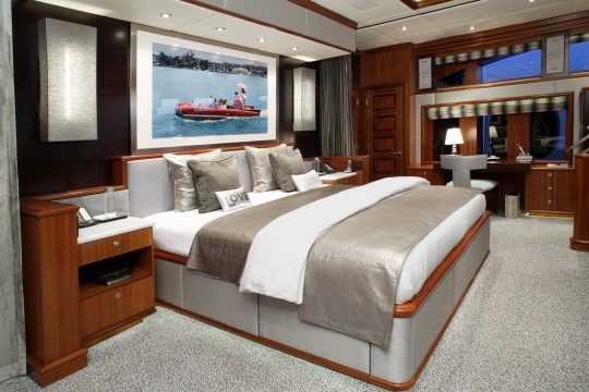 Motor Yacht Rockstar Trinity for charter - master cabin