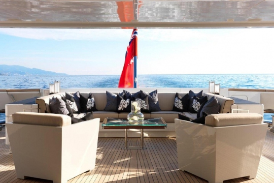 Motor Yacht Sealyon - main deck aft