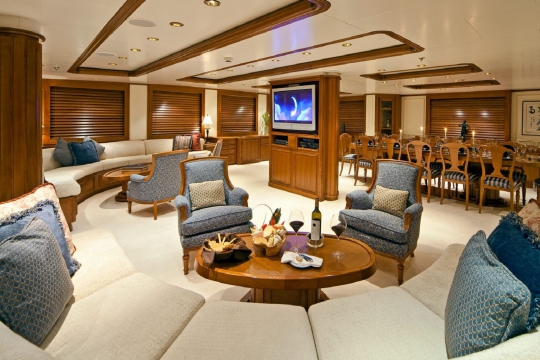 Motor Yacht Seawolf - main salon and dining area
