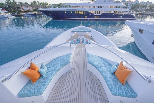 Motor Yacht Serengeti - sundeck fore deck