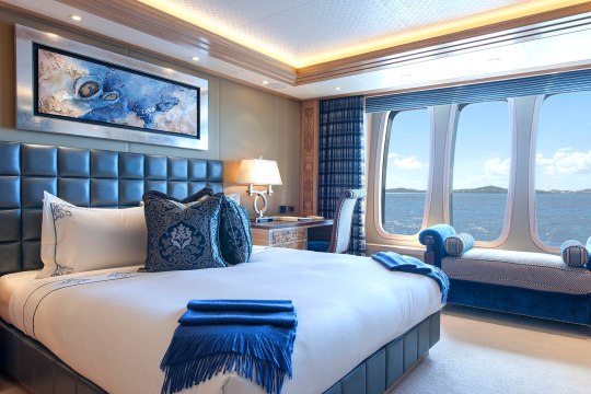 Motor Yacht Solandge - blue guest cabin