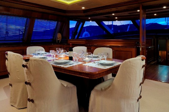 Sailing Yacht Drumbeat Alloy yacht for charter - dining