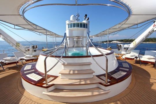 Motor Yacht Sherakhan - jacuzzi