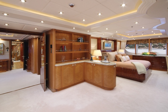 Motor Yacht Capri Lurssen for charter - master cabin