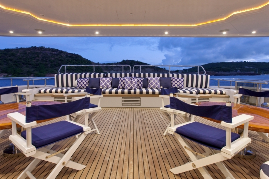 Motor Yacht Ultima III - aft deck