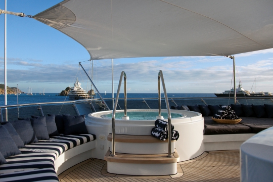 Motor Yacht Ultima III - sundeck