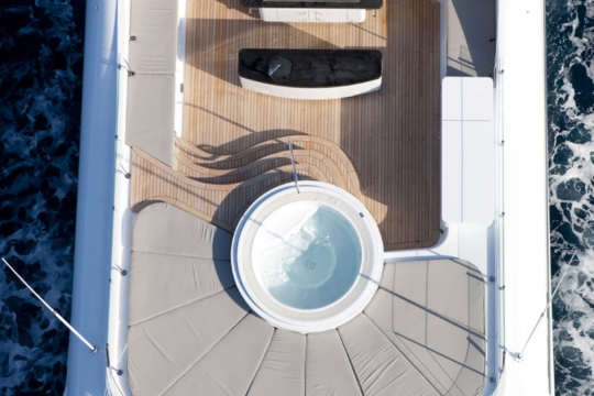 Motor Yacht Spirit - aerial jacuzzi