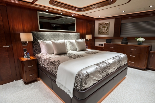 Motor Yacht W - guest cabin