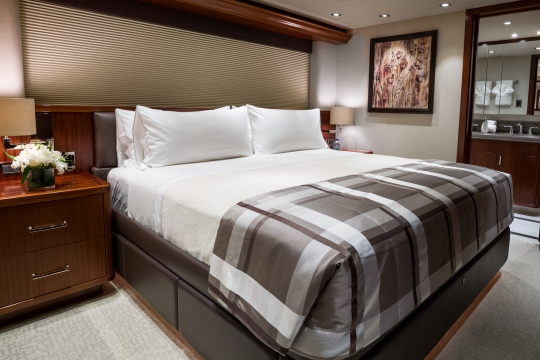 Motor Yacht W - guest stateroom