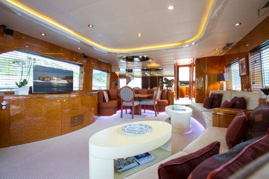 Motor Yacht Vogue - main saloon