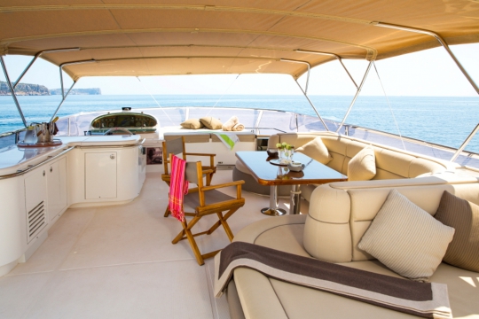 Motor Yacht Vogue - flybridge