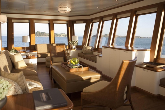 Motor Yacht SuRi - observation lounge