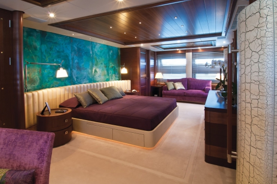 Motor Yacht Balista Cantieri di Pisa for charter - owner cabin