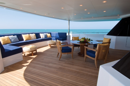 Motor Yacht Balista Cantieri di Pisa for charter - aft main deck