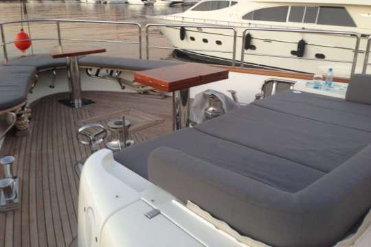 Motor Yacht Azimut Seadar for sale - Forward seating
