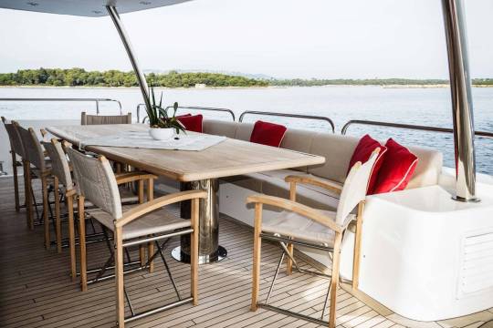 Motor Yacht Sunseeker 34 for sale - main deck aft dining