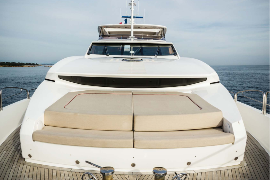 Motor Yacht Sunseeker 34 for sale - forward sunbathing