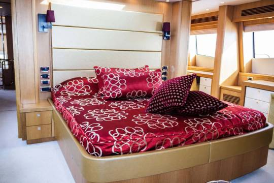 Motor Yacht Sunseeker 34 for sale - master stateroom