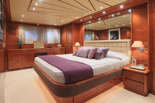 Motor Yacht Falcon 102 for sale - master cabin