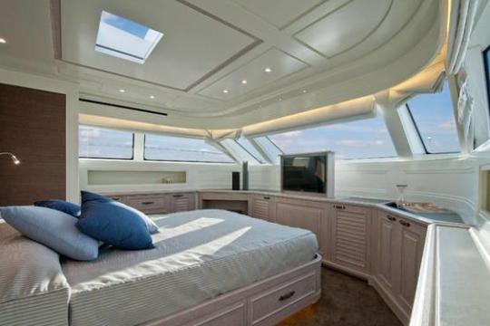 Motor Yacht SD92 for sale - master cabin