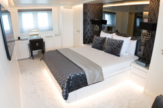 Tecnomar fast yacht for sale - master stateroom