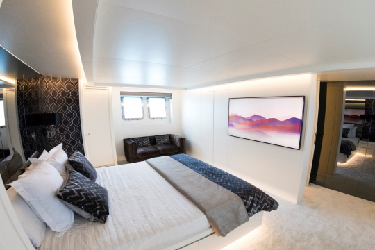 Tecnomar fast yacht for sale - master stateroom