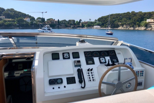Sanlorenzo SL 88 yacht for sale - helm