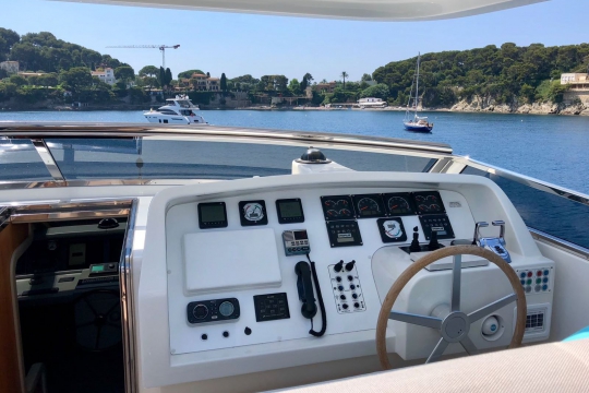 Sanlorenzo SL 88 yacht for sale - helm