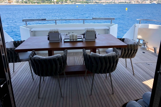 Sanlorenzo SL 88 yacht for sale - main deck aft