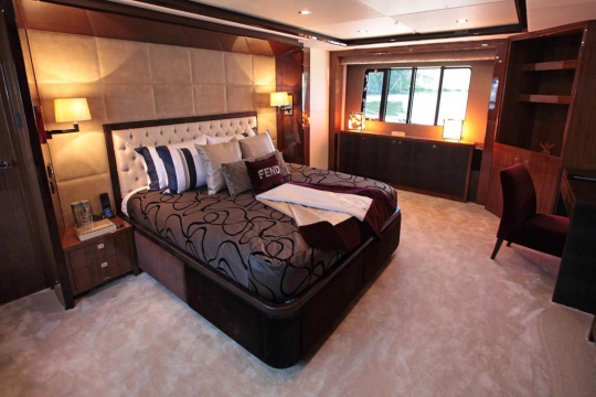 Princess 32M - Princess 32M yacht for sale - vip cabin.jpg
