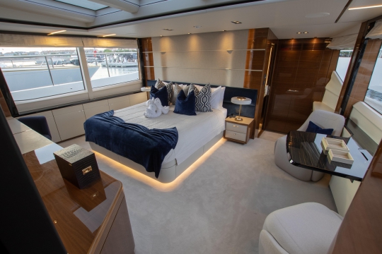 Princess 30M - Princess 30M Kohuba yacht for sale - master stateroom.jpg