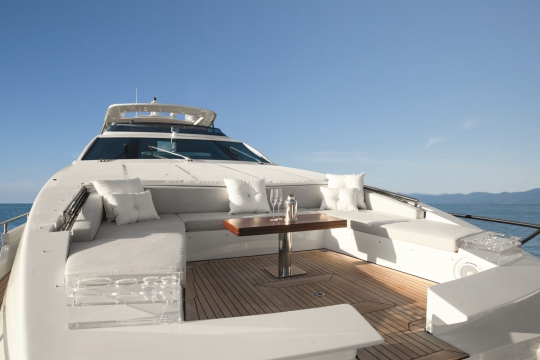 Azimut 95 RPH - 1456-yacht-azimut-95-rph-bow-dinette-jpg.jpg