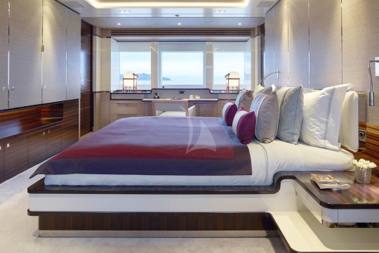 Heesen 47 - Heesen yacht Asya for sale - Master stateroom.jpg