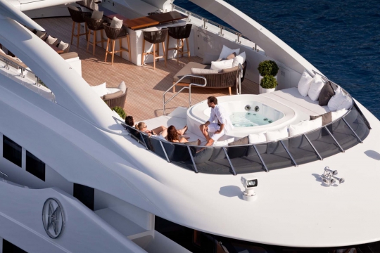 Heesen Como - Como Heesen yacht for sale - sundeck forward.jpg