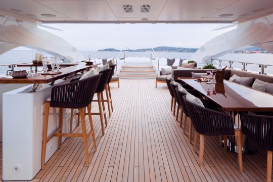Heesen Como - Como Heesen yacht for sale - sundeck.jpg
