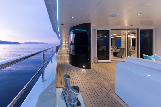 Roe - Turquoise yacht ROE for sale - main deck aft.jpg