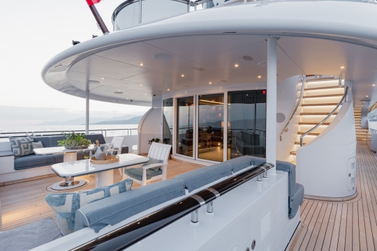 Heesen Estel yacht for sale - Main deck aft