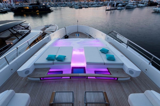 Eva 4.Eva - Mangusta Oceano 43 yacht for sale - foredeck.jpg