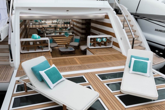 Eva 4.Eva - Mangusta Oceano 43 yacht for sale - beachclub.jpg