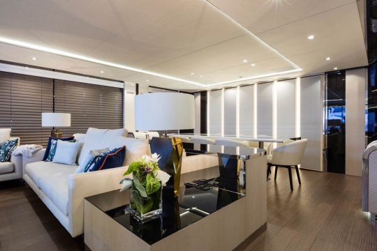 Eva 4.Eva - Mangusta Oceano 43 yacht for sale - main deck salon 2.jpg