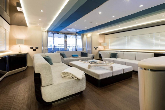 Eva 4.Eva - Mangusta Oceano 43 yacht for sale - upper deck salon.jpg