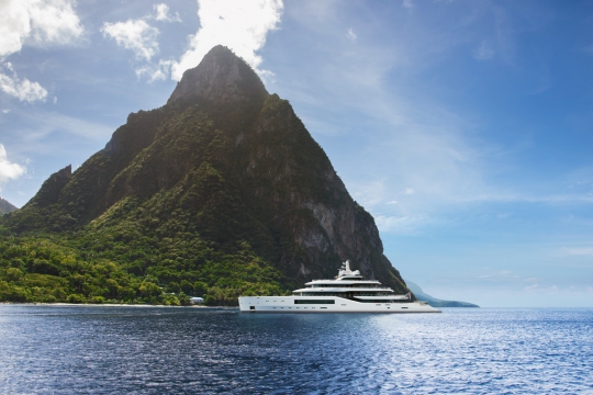 Amels 80 yacht for sale - cruising