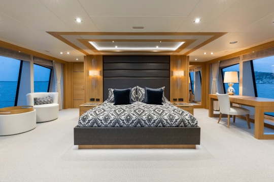 Elysium Sunseeker 131 for sale - master stateroom 2